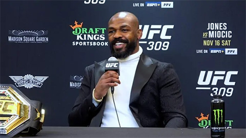 Huyền thoại Jon Jones chịu nhục, xin lỗi ông trùm UFC để trở lại?